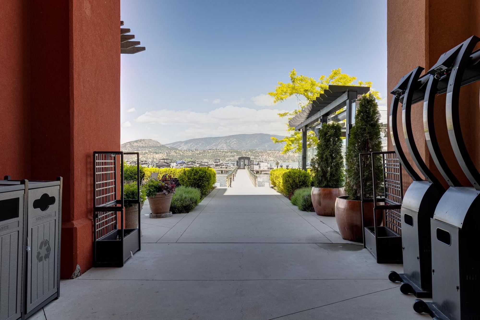 Manteo At Eldorado Resort Kelowna Bagian luar foto